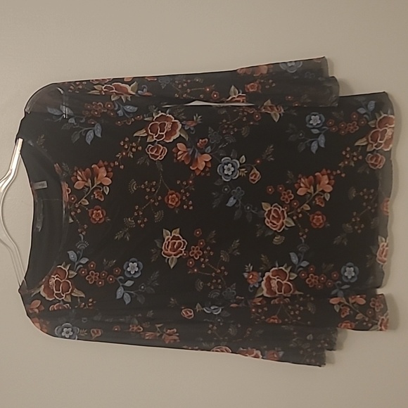 3 TOP LOT:  AUGUST SILK; 89TH & MADISON; LINDA MATTHEWS M NWT - Picture 4 of 7